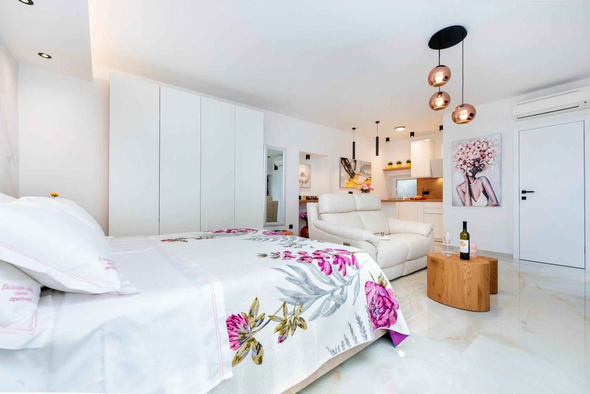 Exclusive Center With Free E-bikes Apartment *